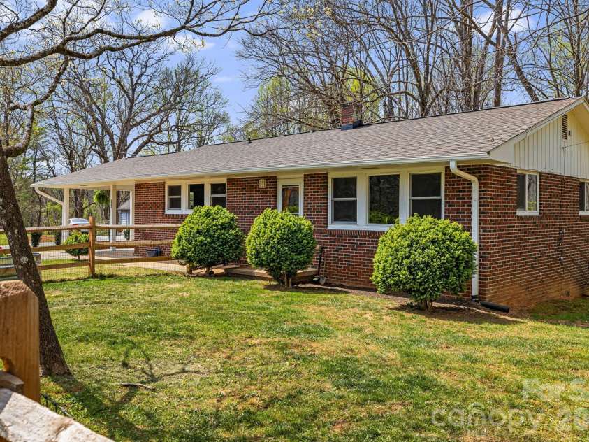 194 Carolina Avenue, Brevard, NC 28712.  MLS# CAR4366437, YatesRealty ID 21184. 
