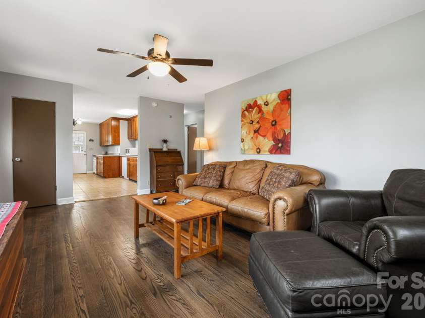 194 Carolina Avenue, Brevard, NC 28712.  MLS# CAR4366437, YatesRealty ID 21184. 