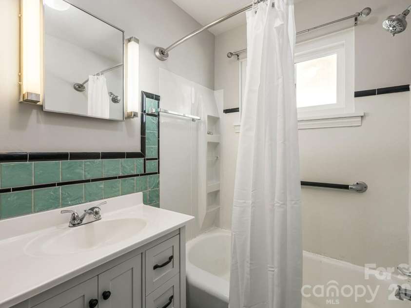 194 Carolina Avenue, Brevard, NC 28712.  MLS# CAR4366437, YatesRealty ID 21184. 