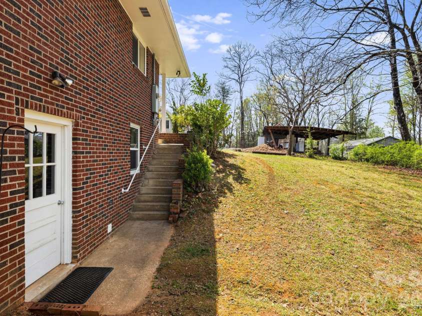 194 Carolina Avenue, Brevard, NC 28712.  MLS# CAR4366437, YatesRealty ID 21184. 