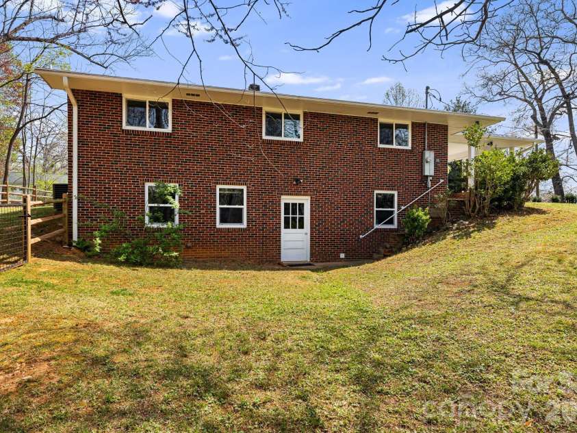 194 Carolina Avenue, Brevard, NC 28712.  MLS# CAR4366437, YatesRealty ID 21184. 