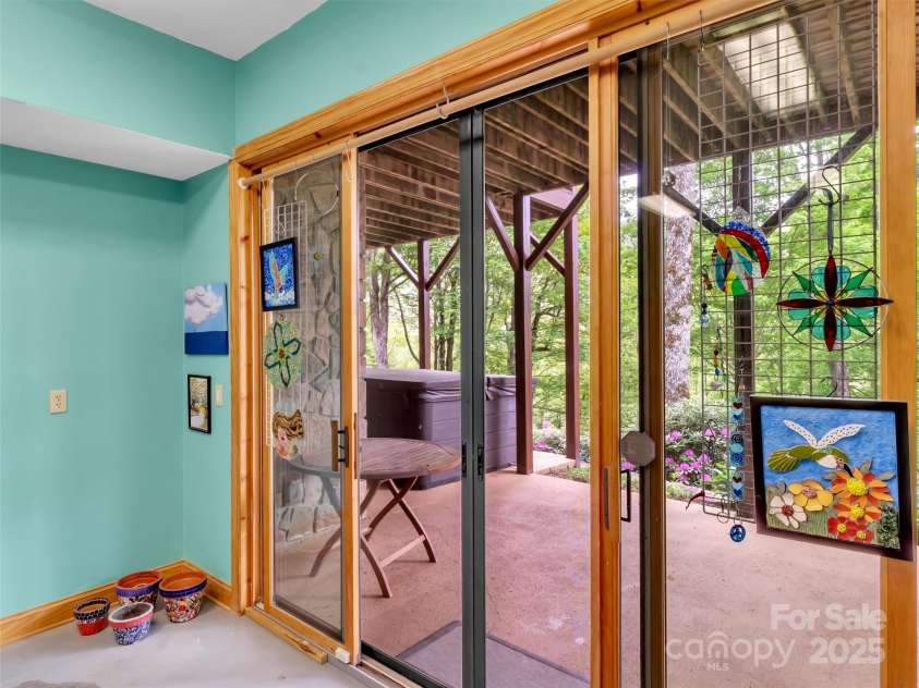 421 Ramp Patch Lane, Waynesville, NC 28786.  MLS# CAR4257466, YatesRealty ID 21184. 