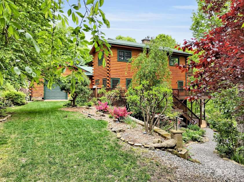 421 Ramp Patch Lane, Waynesville, NC 28786.  MLS# CAR4257466, YatesRealty ID 21184. Gorgeous Grounds