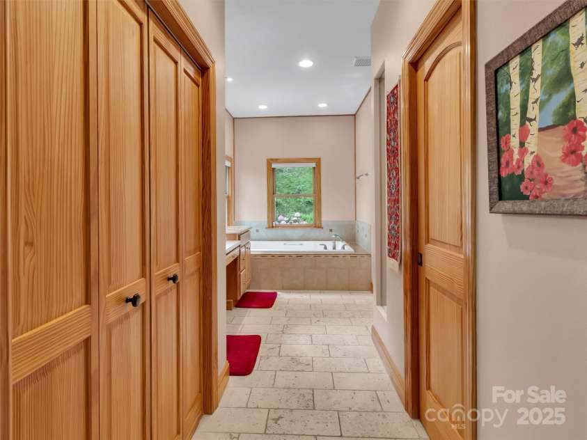 421 Ramp Patch Lane, Waynesville, NC 28786.  MLS# CAR4257466, YatesRealty ID 21184. Primary Bathroom