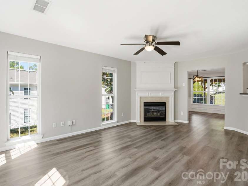 9213 Chastain Walk Drive, Charlotte, NC 28216.  MLS# CAR4373984, YatesRealty ID 21185. 