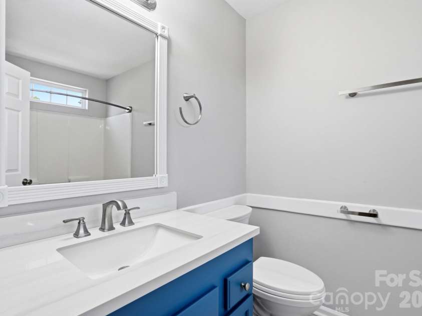 9213 Chastain Walk Drive, Charlotte, NC 28216.  MLS# CAR4373984, YatesRealty ID 21185. 