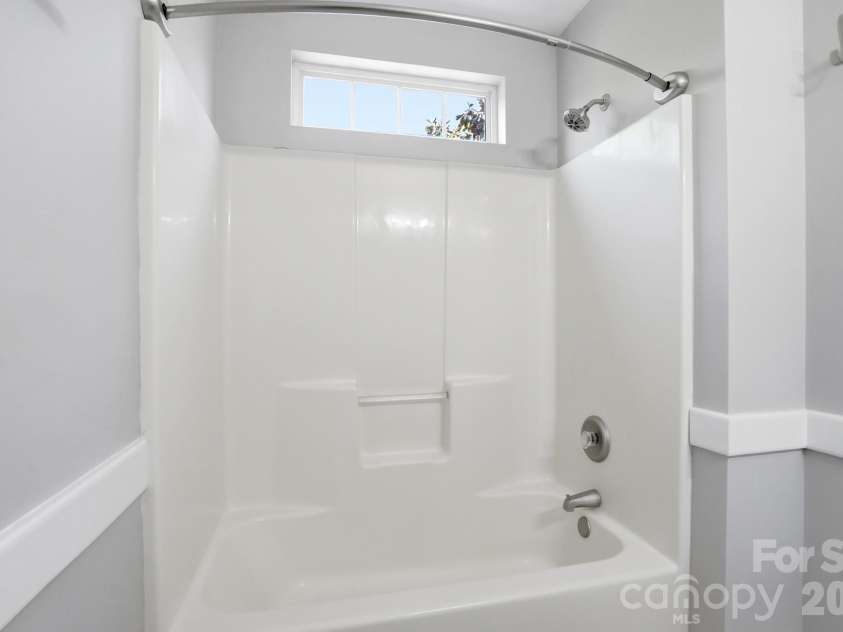 9213 Chastain Walk Drive, Charlotte, NC 28216.  MLS# CAR4373984, YatesRealty ID 21185. 