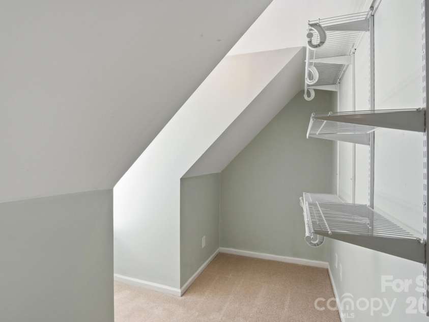 9213 Chastain Walk Drive, Charlotte, NC 28216.  MLS# CAR4373984, YatesRealty ID 21185. 
