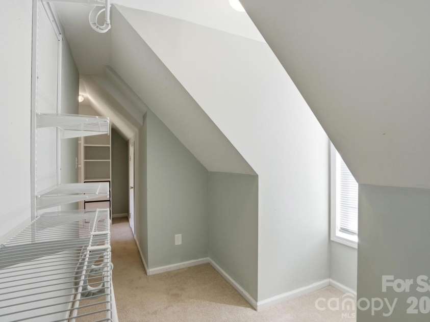9213 Chastain Walk Drive, Charlotte, NC 28216.  MLS# CAR4373984, YatesRealty ID 21185. 