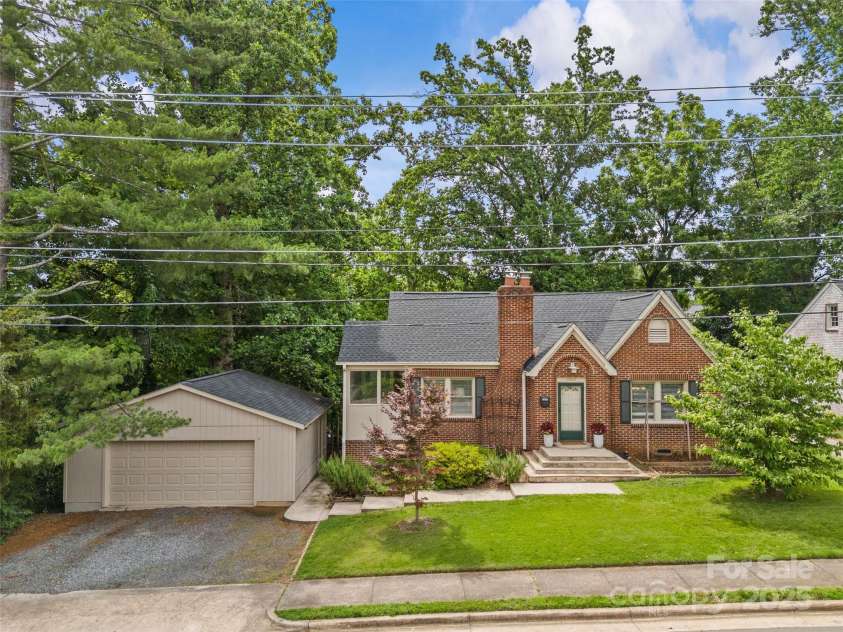2005 Scott Avenue, Charlotte, NC 28203.  MLS# CAR4270087, YatesRealty ID 21186. 