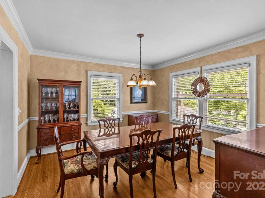 2005 Scott Avenue, Charlotte, NC 28203.  MLS# CAR4270087, YatesRealty ID 21186. Dining room