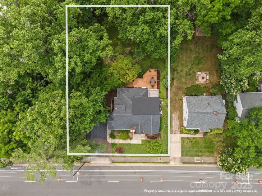 2005 Scott Avenue, Charlotte, NC 28203.  MLS# CAR4270087, YatesRealty ID 21186. Large double lot
