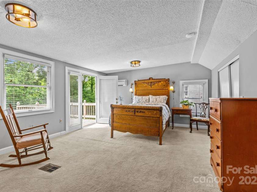 2005 Scott Avenue, Charlotte, NC 28203.  MLS# CAR4270087, YatesRealty ID 21186. Primary bedroom