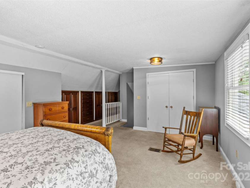 2005 Scott Avenue, Charlotte, NC 28203.  MLS# CAR4270087, YatesRealty ID 21186. Primary bedroom