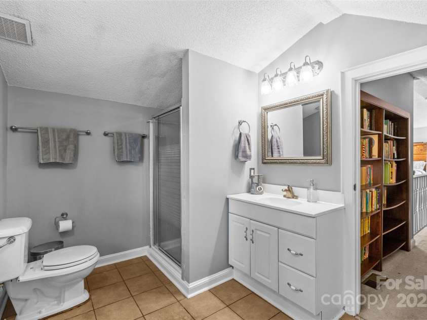 2005 Scott Avenue, Charlotte, NC 28203.  MLS# CAR4299263, YatesRealty ID 21186. Primary bathroom