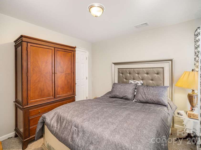 4958 Bentgrass Run Drive, Charlotte, NC 28269.  MLS# CAR4238762, YatesRealty ID 21187. 2nd Bedroom
