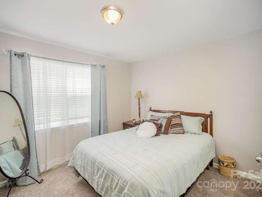 4958 Bentgrass Run Drive, Charlotte, NC 28269.  MLS# CAR4238762, YatesRealty ID 21187. 3rd Bedroom