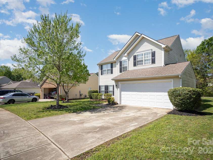 4958 Bentgrass Run Drive, Charlotte, NC 28269.  MLS# CAR4238762, YatesRealty ID 21187. 