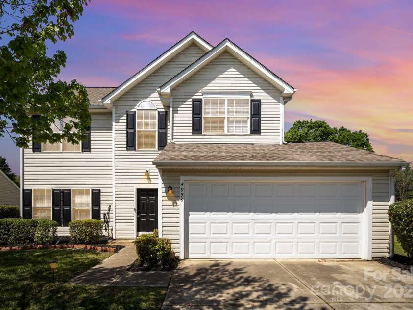 4958 Bentgrass Run Drive, Charlotte, NC 28269.  MLS# CAR4238762, YatesRealty ID 21187. 