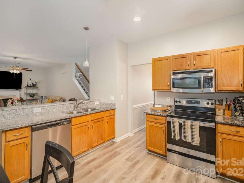 4958 Bentgrass Run Drive, Charlotte, NC 28269.  MLS# CAR4238762, YatesRealty ID 21187. 