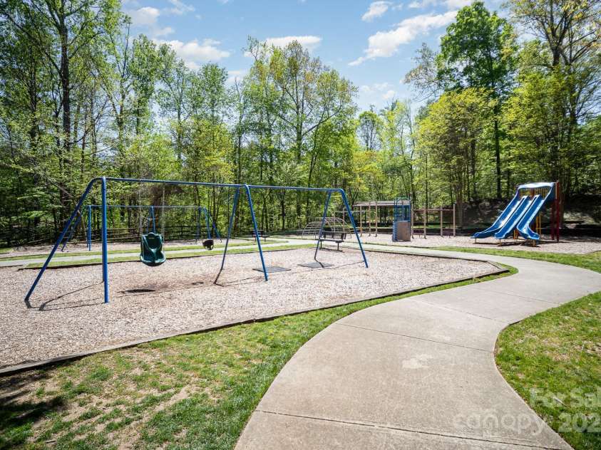 4958 Bentgrass Run Drive, Charlotte, NC 28269.  MLS# CAR4238762, YatesRealty ID 21187. 