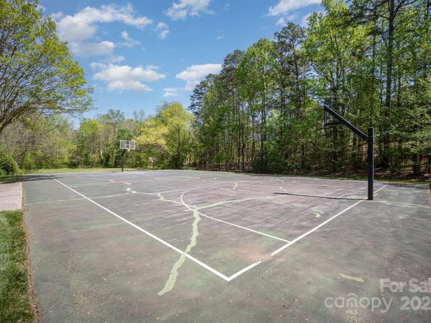 4958 Bentgrass Run Drive, Charlotte, NC 28269.  MLS# CAR4238762, YatesRealty ID 21187. 