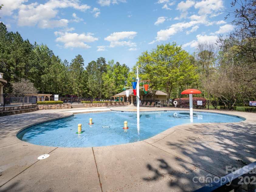 4958 Bentgrass Run Drive, Charlotte, NC 28269.  MLS# CAR4238762, YatesRealty ID 21187. 