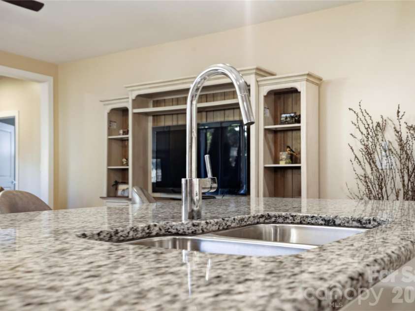 4899 Looking Glass Trail, Denver, NC 28037.  MLS# CAR4341115, YatesRealty ID 21188. Clean, streamlined sink area