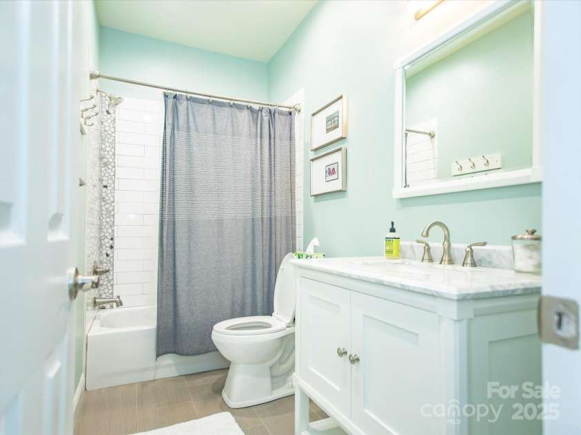 547 Ashby Drive, Davidson, NC 28036.  MLS# CAR4299072, YatesRealty ID 21188. 