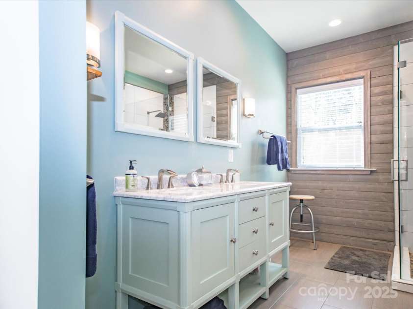 547 Ashby Drive, Davidson, NC 28036.  MLS# CAR4299072, YatesRealty ID 21188. 