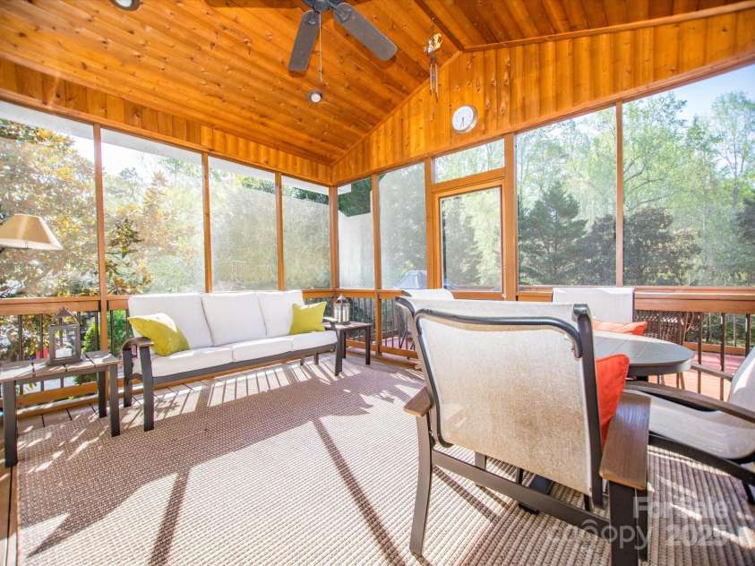 547 Ashby Drive, Davidson, NC 28036.  MLS# CAR4299072, YatesRealty ID 21188. 