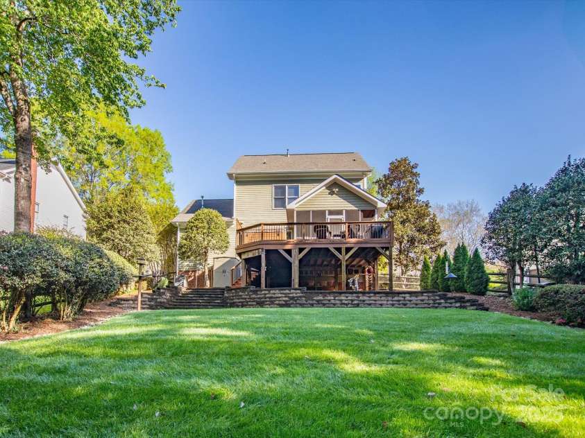 547 Ashby Drive, Davidson, NC 28036.  MLS# CAR4299072, YatesRealty ID 21188. 