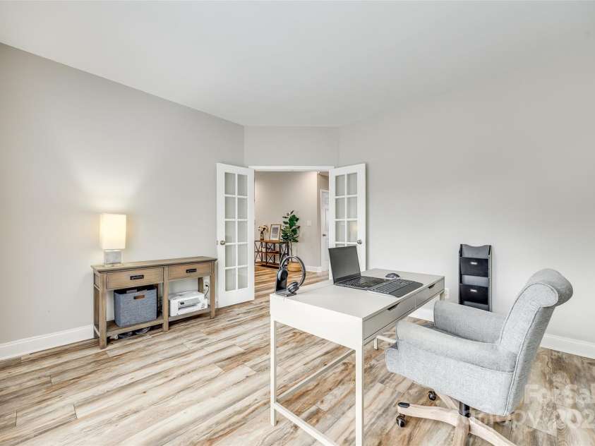 1813 Robbins Meadows Drive, Waxhaw, NC 28173.  MLS# CAR4242348, YatesRealty ID 21189. 