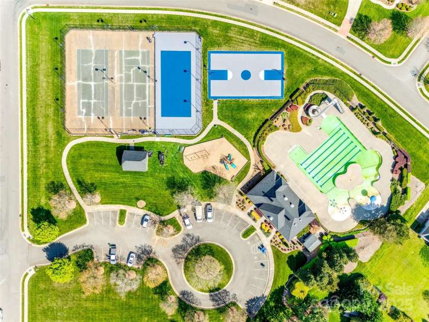 1813 Robbins Meadows Drive, Waxhaw, NC 28173.  MLS# CAR4242348, YatesRealty ID 21189. 