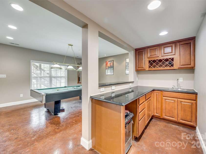 1813 Robbins Meadows Drive, Waxhaw, NC 28173.  MLS# CAR4242348, YatesRealty ID 21189. 