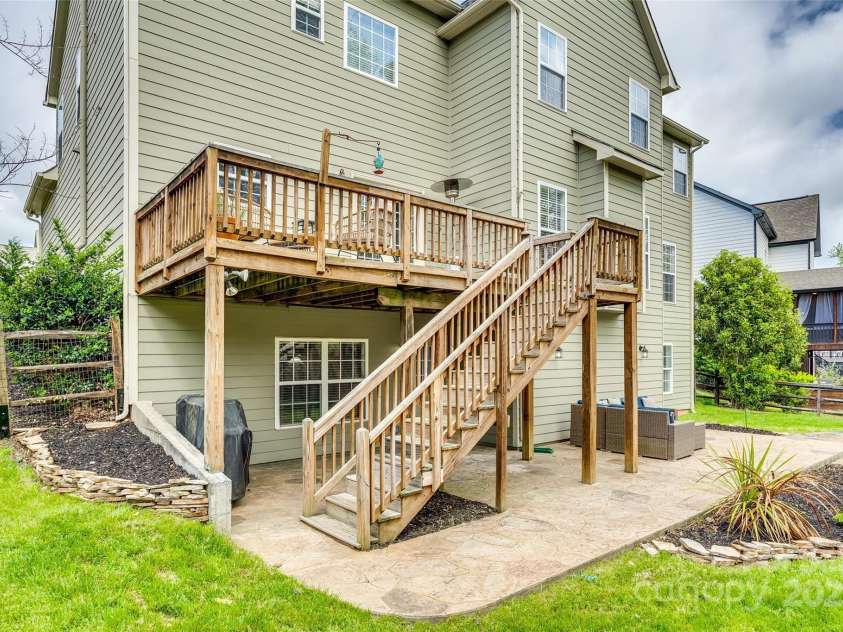 1813 Robbins Meadows Drive, Waxhaw, NC 28173.  MLS# CAR4242348, YatesRealty ID 21189. 