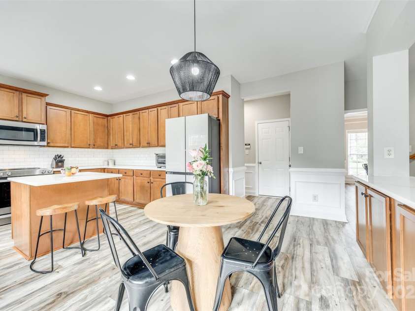 1813 Robbins Meadows Drive, Waxhaw, NC 28173.  MLS# CAR4242348, YatesRealty ID 21189. 