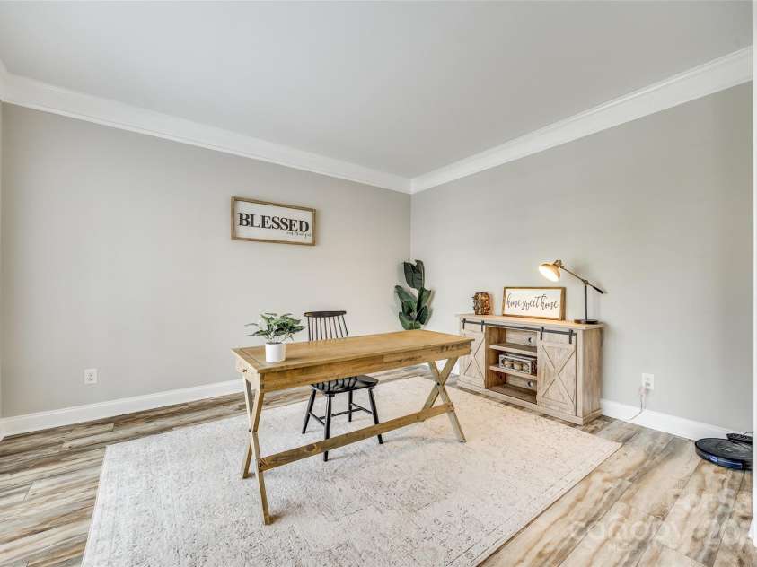 1813 Robbins Meadows Drive, Waxhaw, NC 28173.  MLS# CAR4242348, YatesRealty ID 21189. Flex Area / Second Office