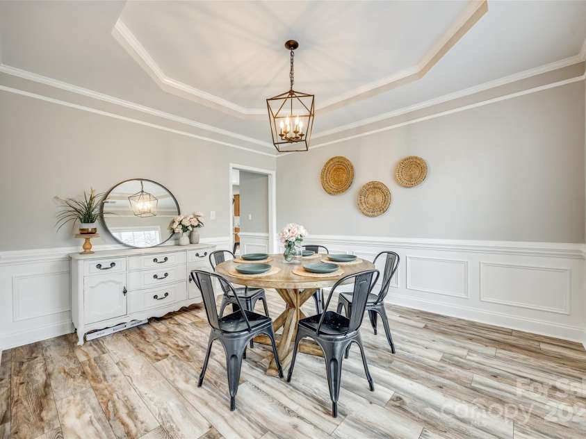 1813 Robbins Meadows Drive, Waxhaw, NC 28173.  MLS# CAR4242348, YatesRealty ID 21189. Formal Dining Room
