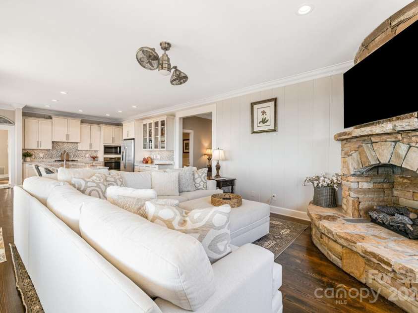 11 By The Wayside Drive, Columbus, NC 28722.  MLS# CAR4276820, YatesRealty ID 2119. 