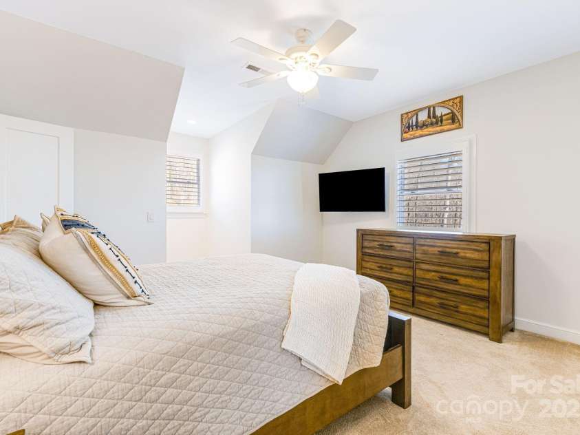 11 By The Wayside Drive, Columbus, NC 28722.  MLS# CAR4276820, YatesRealty ID 2119. 