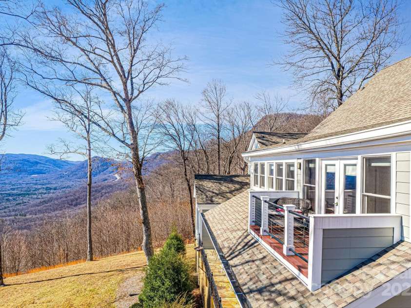 11 By The Wayside Drive, Columbus, NC 28722.  MLS# CAR4276820, YatesRealty ID 2119. 