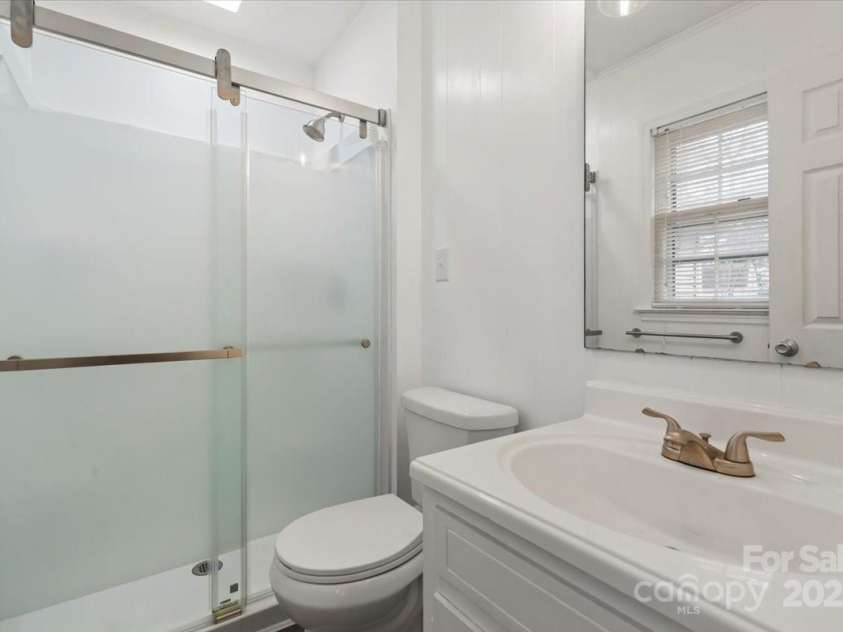 515 Culloden Court, Charlotte, NC 28214.  MLS# CAR4233750, YatesRealty ID 2119. 