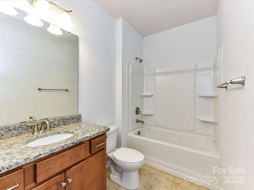 15747 Reynolds Drive, Indian Land, SC 29707.  MLS# CAR4246488, YatesRealty ID 21190. 1st Floor ensuite full bath