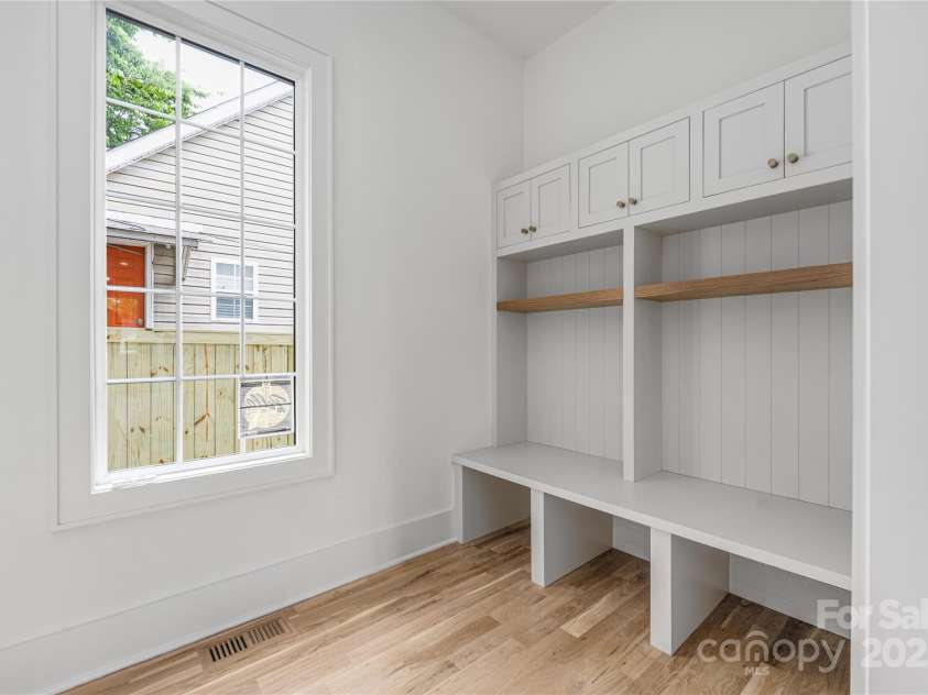 1817 Union Street, Charlotte, NC 28205.  MLS# CAR4252790, YatesRealty ID 21192. 