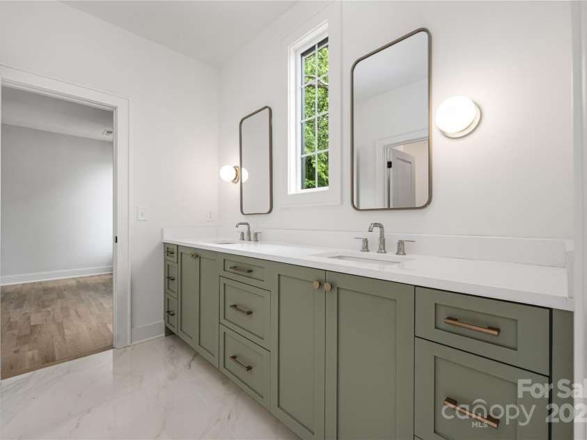 1817 Union Street, Charlotte, NC 28205.  MLS# CAR4252790, YatesRealty ID 21192. 