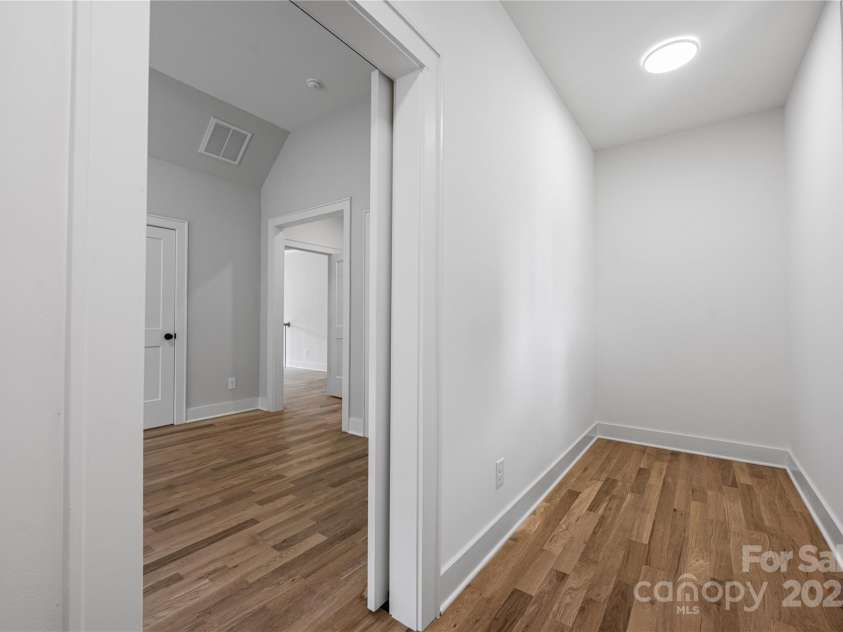 1817 Union Street, Charlotte, NC 28205.  MLS# CAR4252790, YatesRealty ID 21192. 