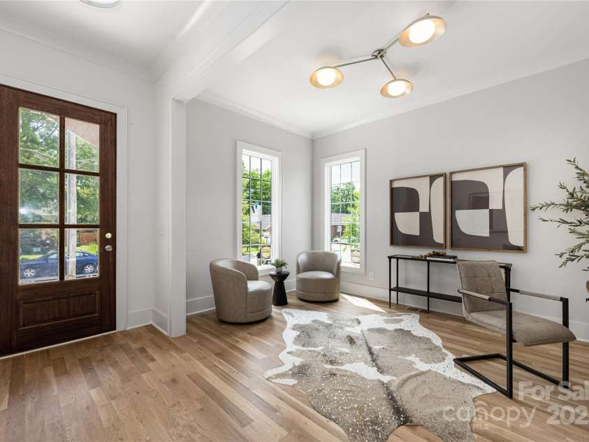 1817 Union Street, Charlotte, NC 28205.  MLS# CAR4252790, YatesRealty ID 21192. Entry