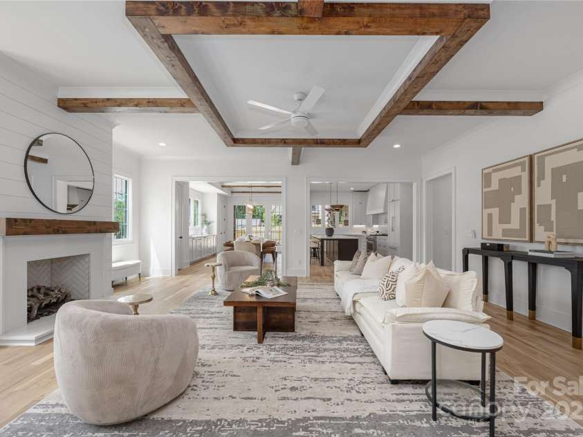 1817 Union Street, Charlotte, NC 28205.  MLS# CAR4252790, YatesRealty ID 21192. Living room