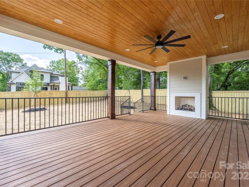 1817 Union Street, Charlotte, NC 28205.  MLS# CAR4252790, YatesRealty ID 21192. Outdoor covered porch
